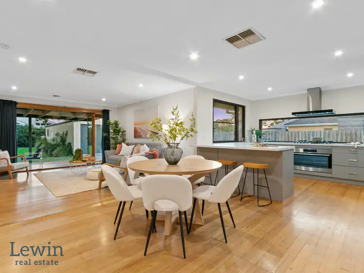8 Ivan Avenue