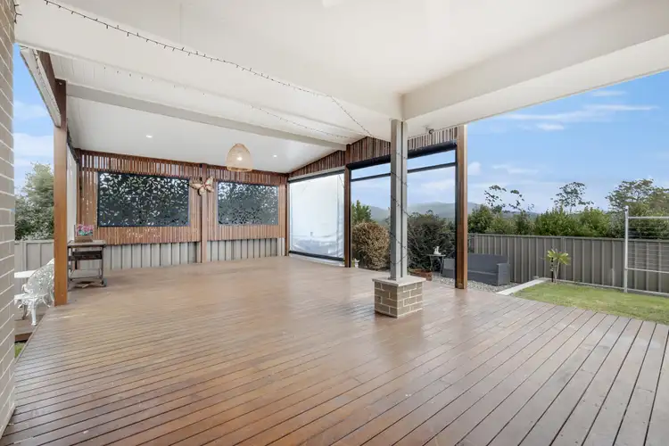 19 Satinwood Crescent