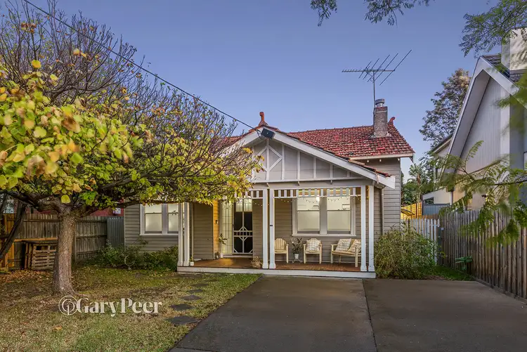 53 Elster Avenue