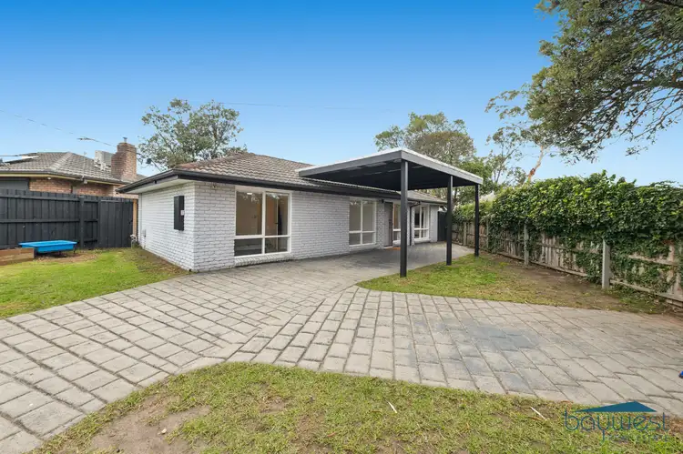 15 Railway Crescent