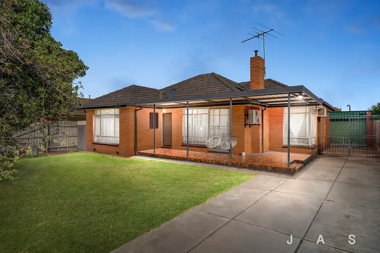 6 Lawrence Court