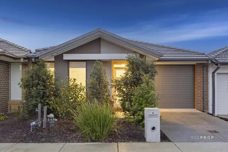 9 Palmdale Crescent