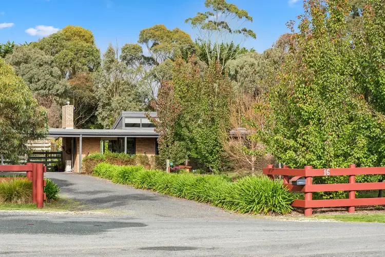 16 Redwood Court