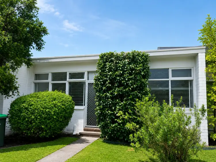 6 Rosella Avenue