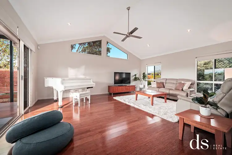 2 Baybreeze Close