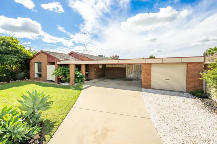 17 Wimmera Drive
