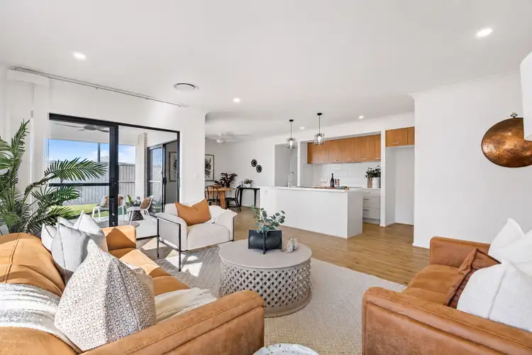19 Cocos Crescent