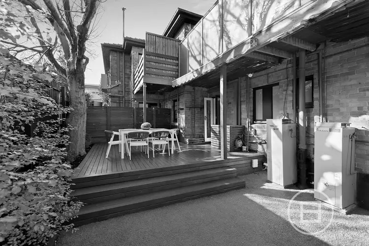 1 Garden Court