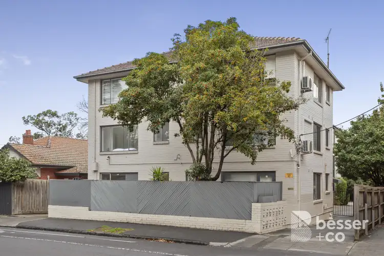 211 Hotham Street