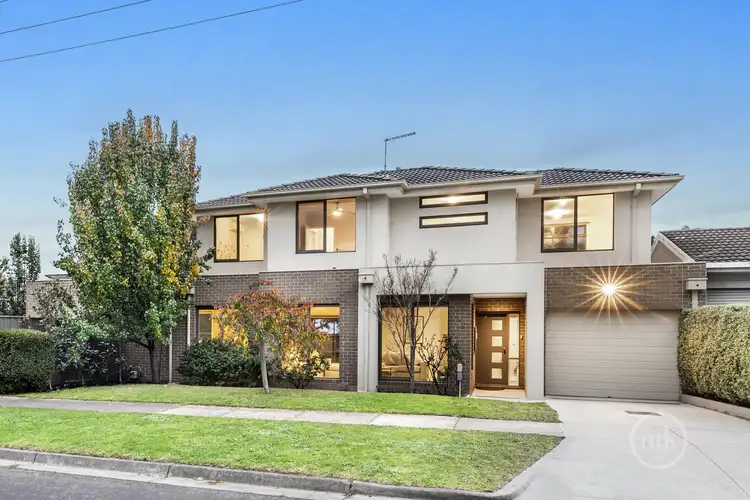 15 Collendina Crescent