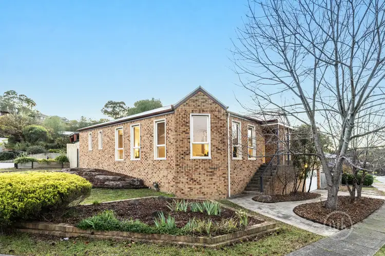 16 Lorikeet Court