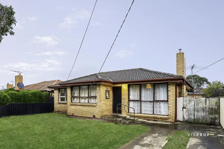 9 Mcrae Avenue