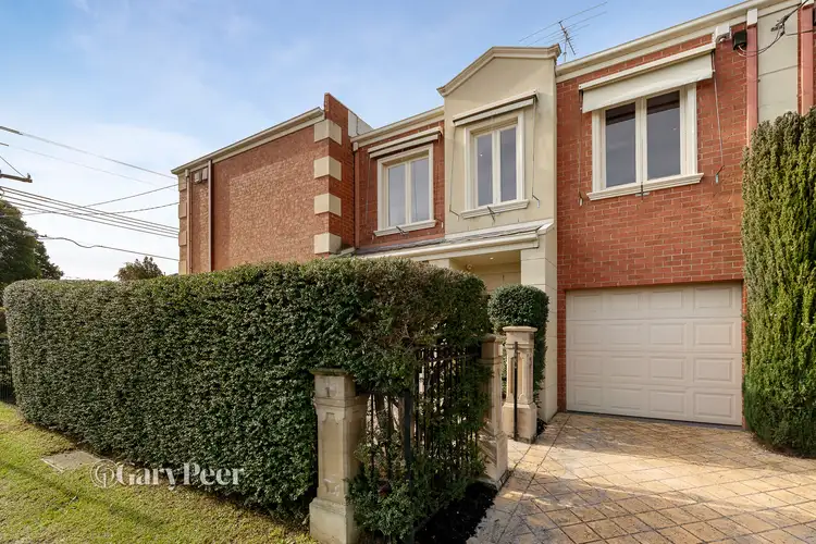 1 Raglan Street