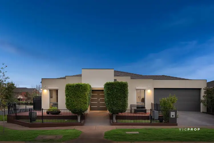 1 Hasluck Gardens