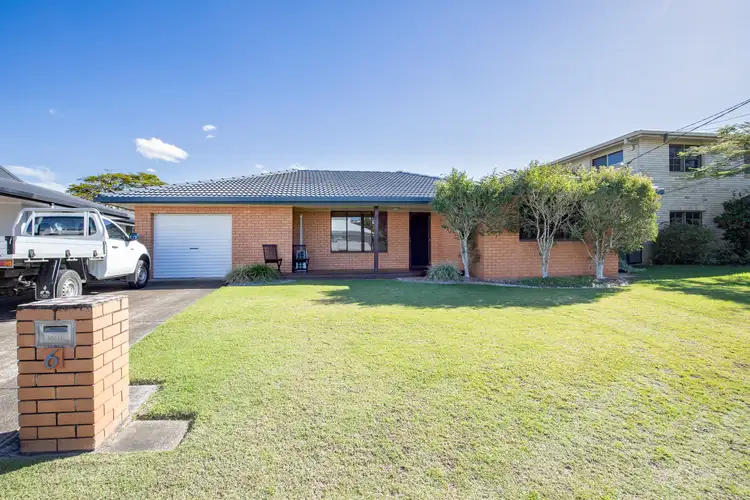 6 Skua Street