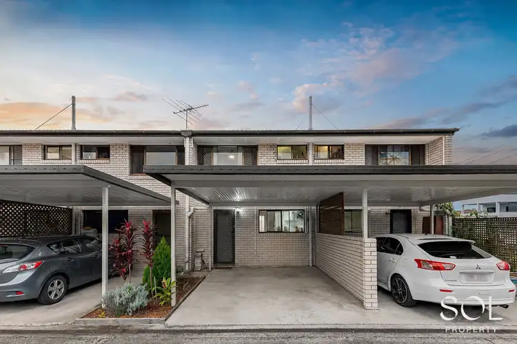 19 Seeney Street