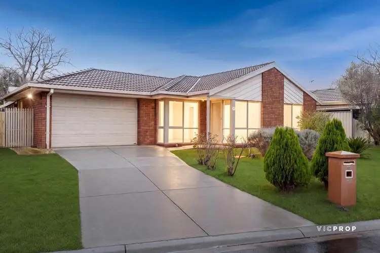 11 Kempton Court