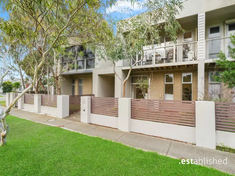 24 Nest Place