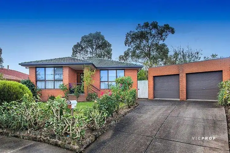 4 Santed Court