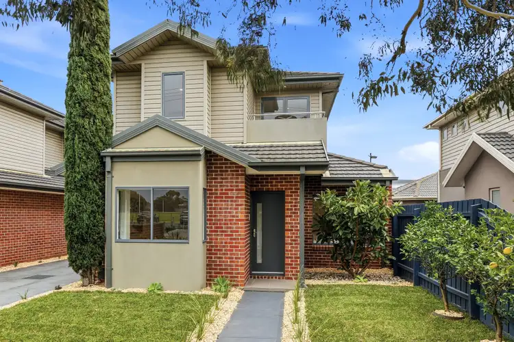 15 Carmen Street