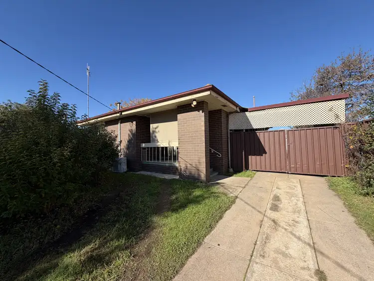 18 Westmorland Crescent