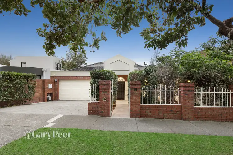 17 Keeron Street
