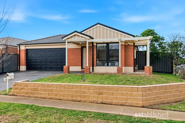16 Drysdale Crescent