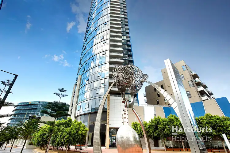 100 Harbour Esplanade