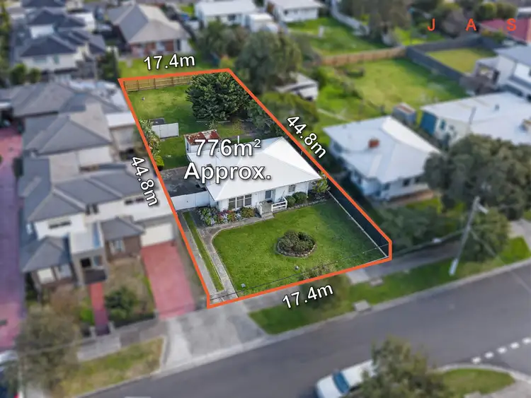 34 Castley Crescent