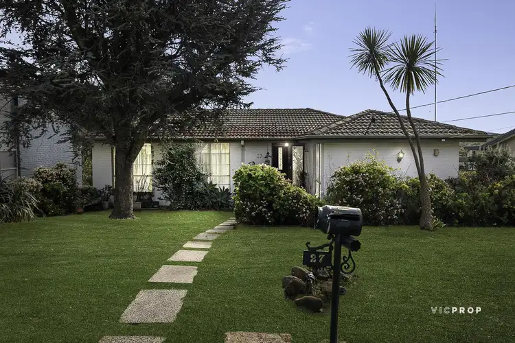 27 Katunga Crescent