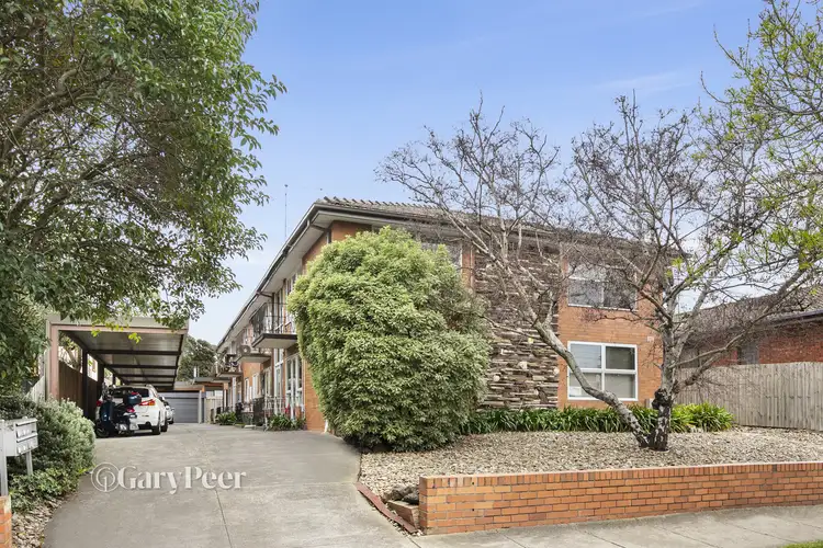 652 Inkerman Road