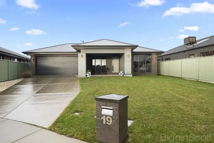 19 Aquiver Terrace