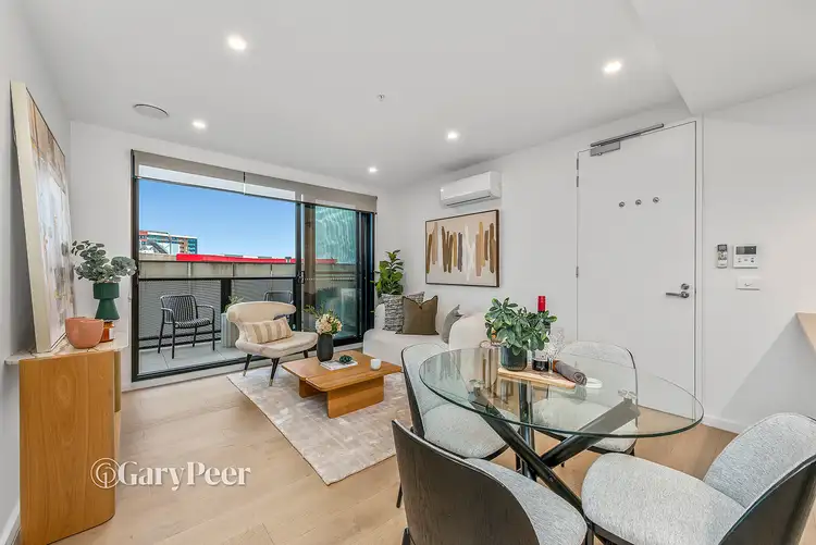 16 Woorayl Street
