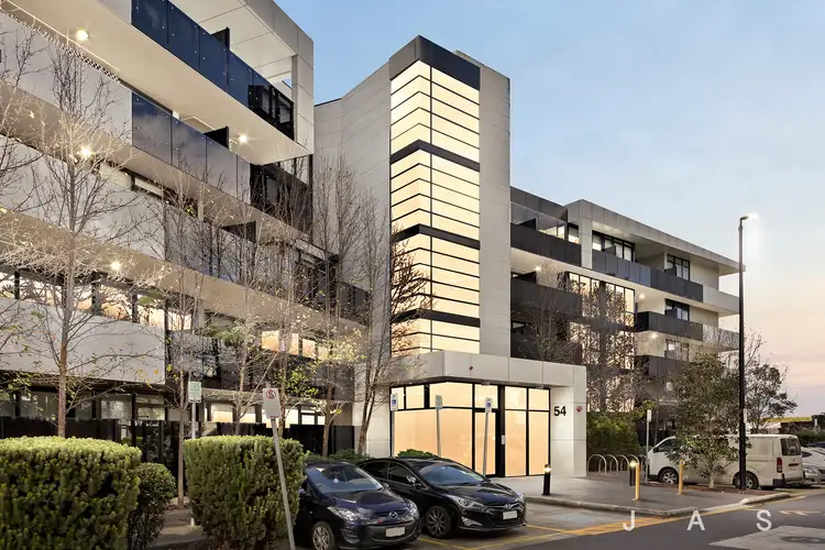 54 La Scala Avenue