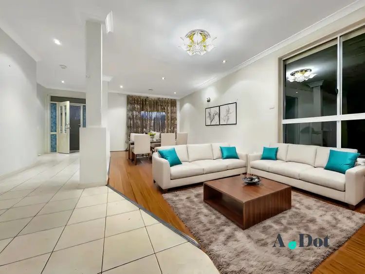 11 Rose Hedge Drive