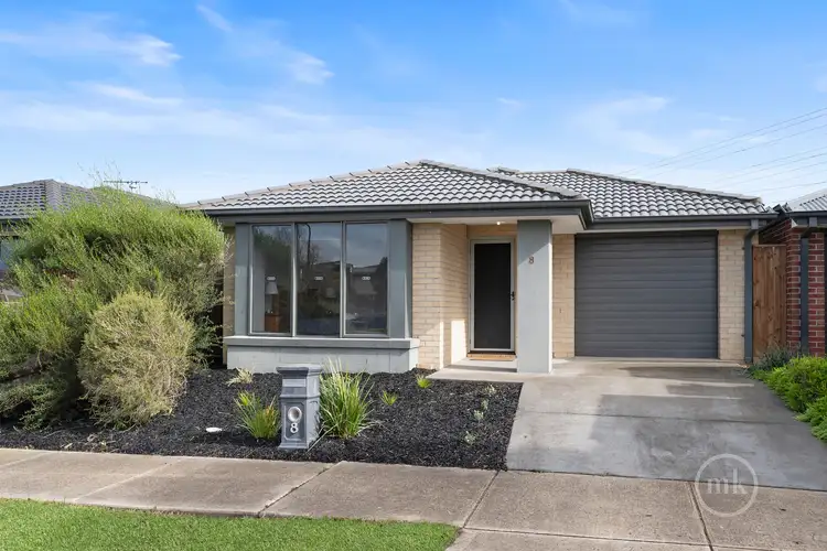 8 Adoquin Street