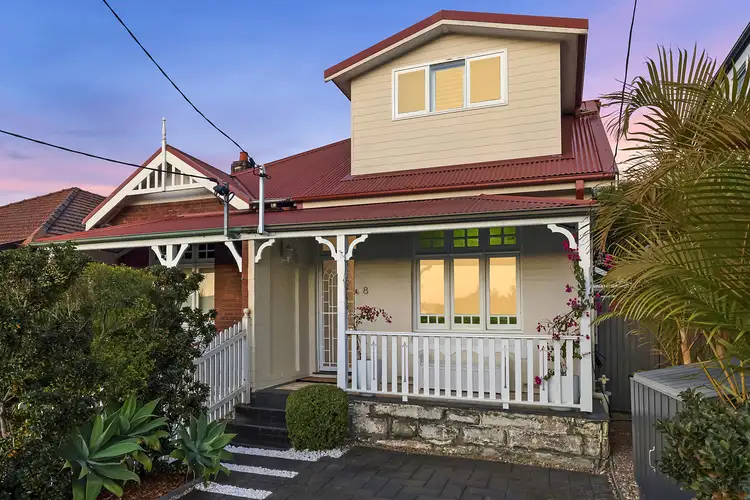 8 Brisbane Street
