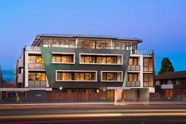 951-955 Dandenong Road