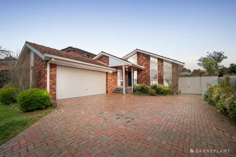 9 Huntingfield Drive