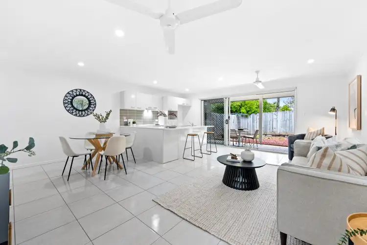 7 Rowley Close