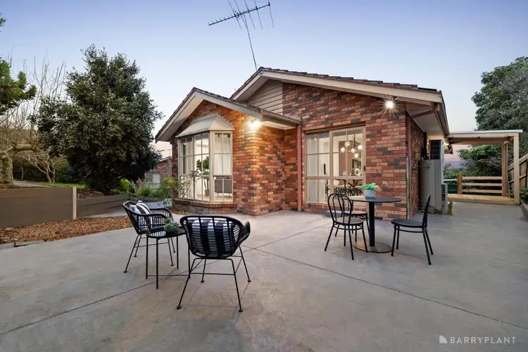 2 Malcolm Crescent