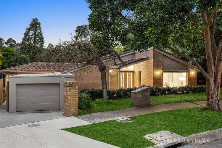 10 Louisa Place