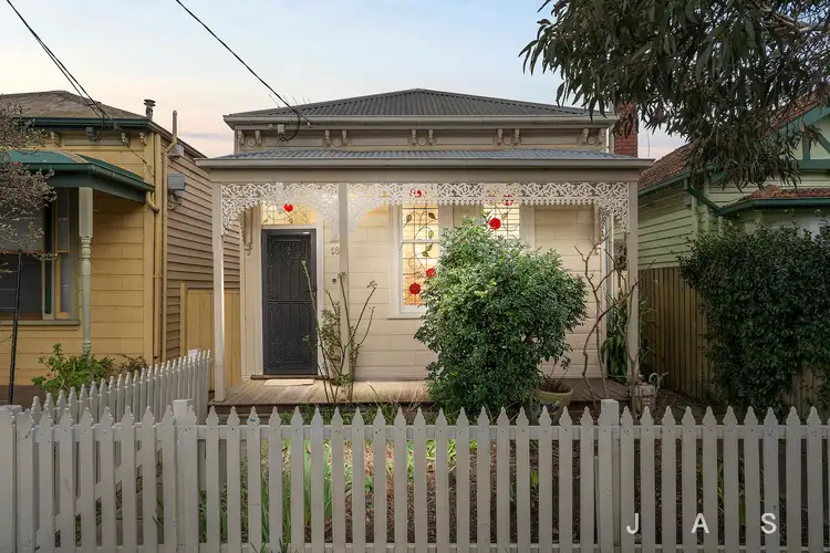 18 Errol Street