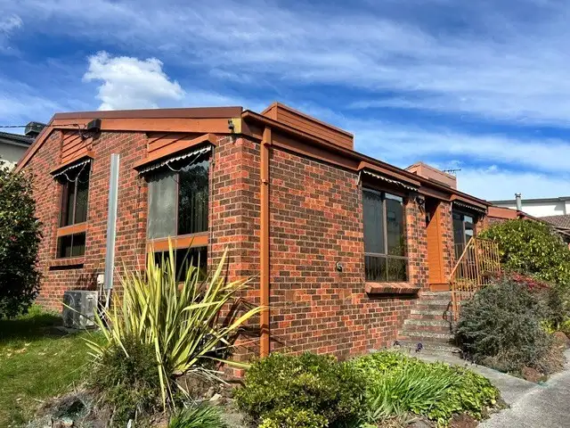 8 Oak Avenue