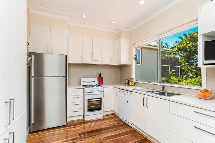 28 Parkes Street