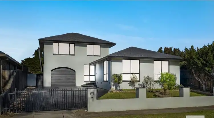 17 Roberts Avenue