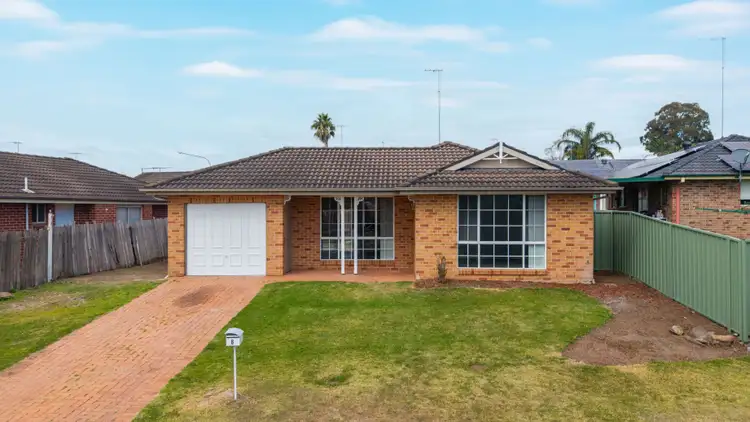 8 Kumbara Close
