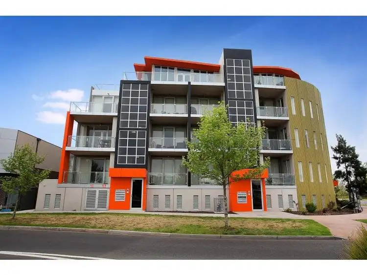 10/2 The Esplanade, Caroline Springs VIC 3023