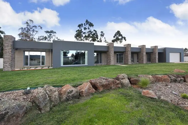 145 Ibis Gardens Court, Cardigan VIC 3352
