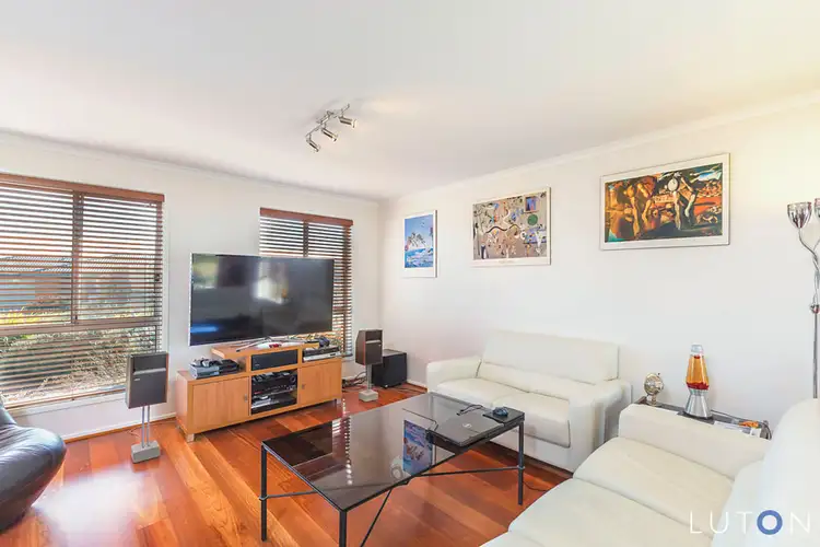 16 Heighway Street, Macgregor ACT 2615